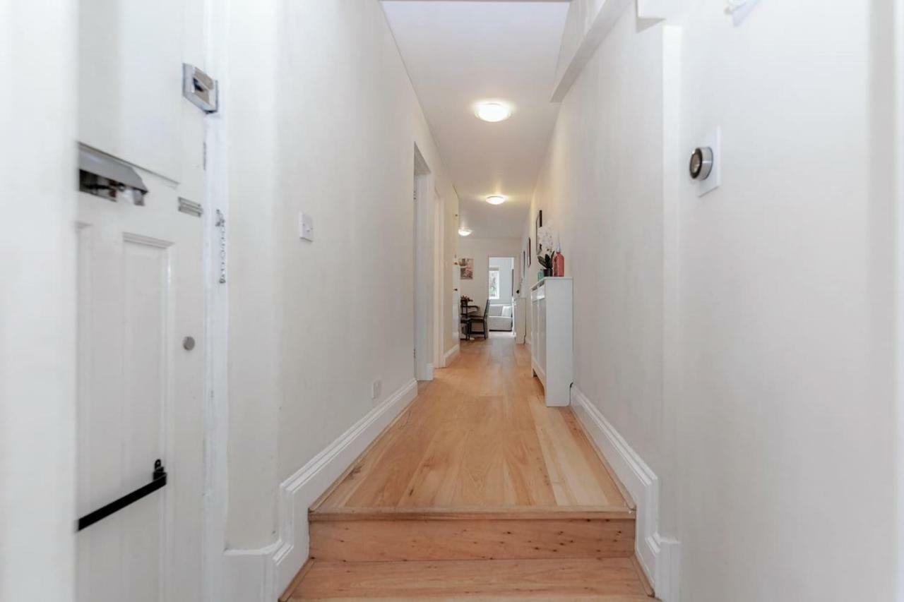 3 Bedroom Garden Flat - Central Location Лондон Экстерьер фото